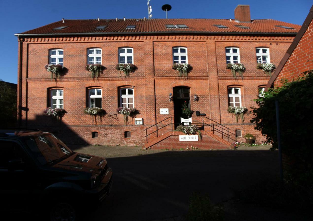 Alte Schule Schnackenburg Hotel Exterior photo
